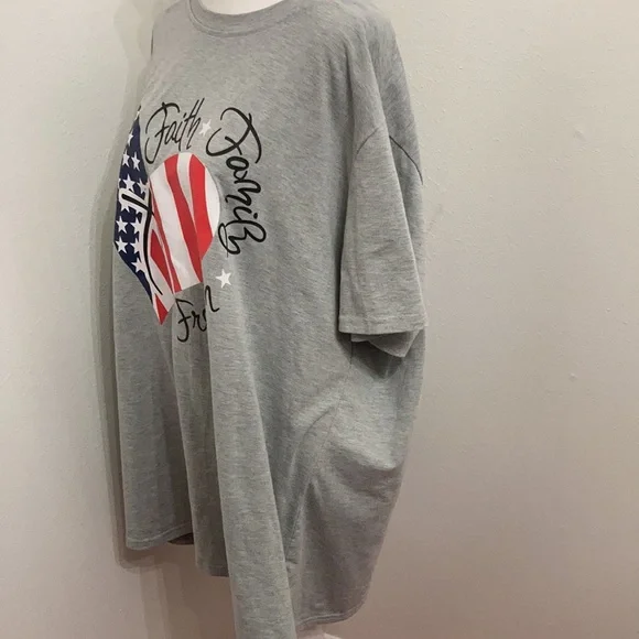 NWOT Faith Family Freedom T-shirt Size XXL - Picture 5 of 11